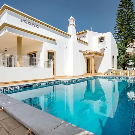 Almanda - Spacious Perfectly Located Between Marina And The Old Town Feriehus