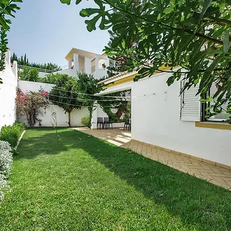 Almanda - Spacious Perfectly Located Between Marina And The Old Town Feriehus