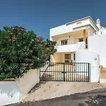 Almanda - Spacious Perfectly Located Between Marina And The Old Town Vila *