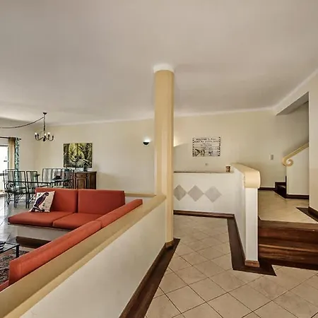 Willa Almanda - Spacious Perfectly Located Between Marina And The Old Town Albufeira