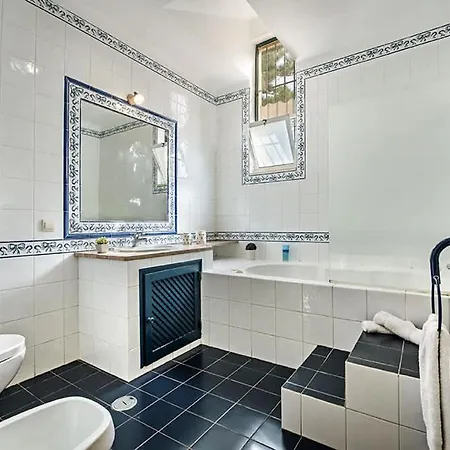 Almanda - Spacious Perfectly Located Between Marina And The Old Town Willa Albufeira