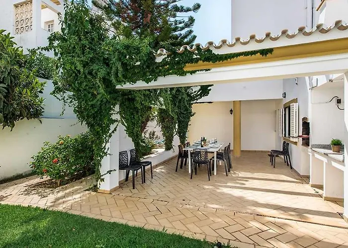 Almanda - Spacious Perfectly Located Between Marina And The Old Town Semesterbostad Albufeira