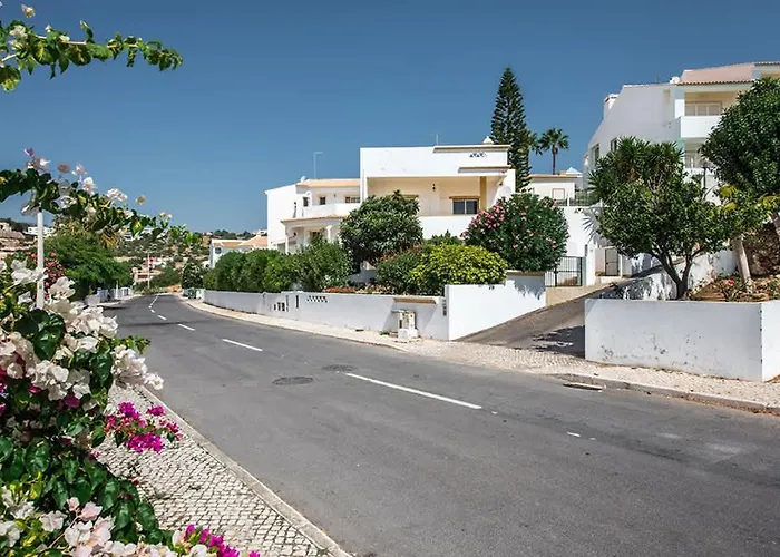 Almanda - Spacious Perfectly Located Between Marina And The Old Town Semesterbostad Albufeira