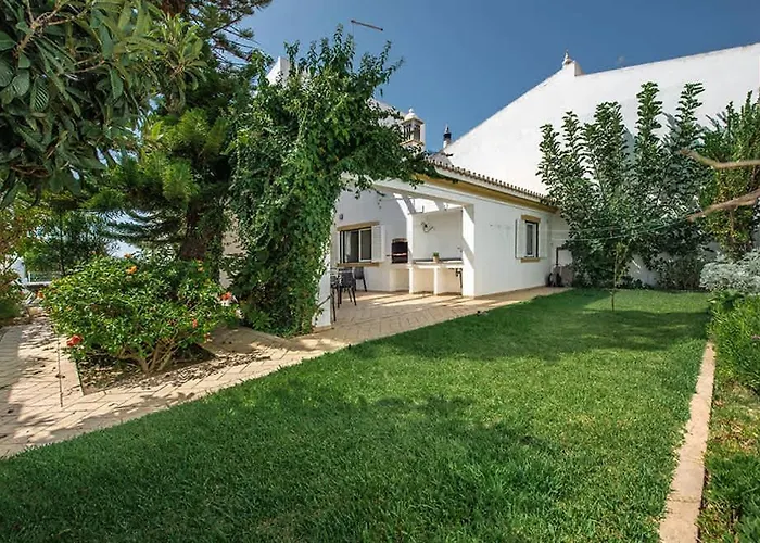 Almanda - Spacious Perfectly Located Between Marina And The Old Town Albufeira