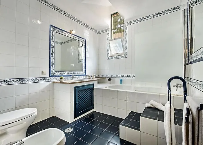 Almanda - Spacious Perfectly Located Between Marina And The Old Town Semesterbostad Albufeira