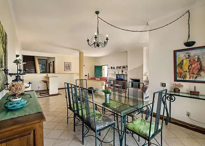 Almanda - Spacious Perfectly Located Between Marina And The Old Town Albufeira