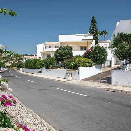 Almanda - Spacious Perfectly Located Between Marina And The Old Town Сasa de vacaciones Albufeira