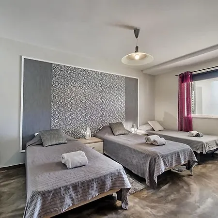 Сasa de vacaciones Almanda - Spacious Perfectly Located Between Marina And The Old Town *